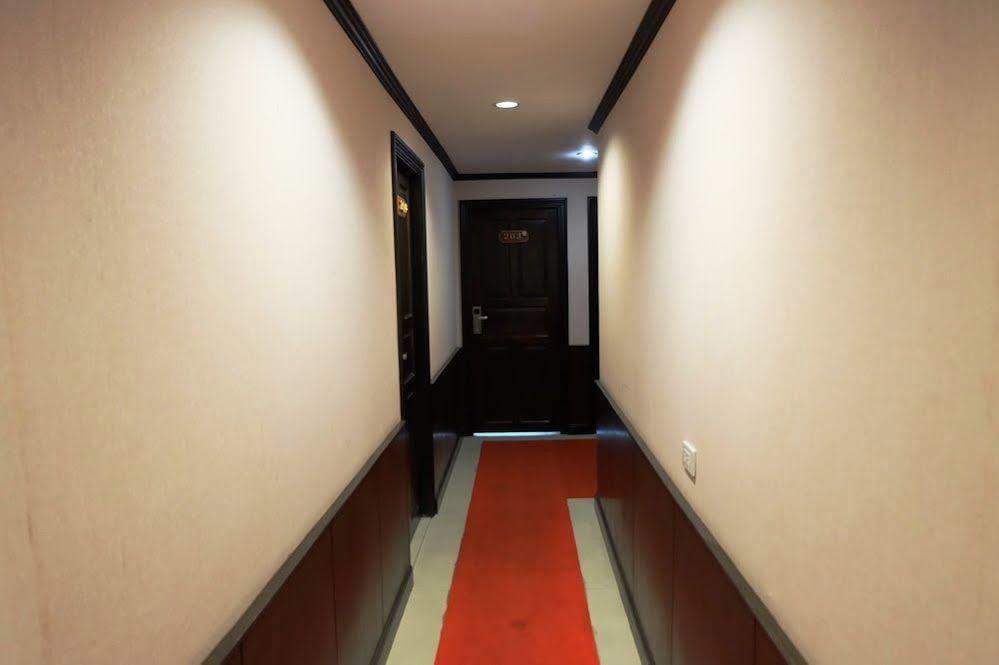 Everest Boutique Hotel 曼谷 外观 照片